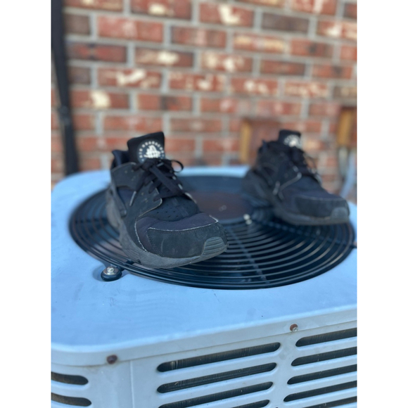 Nike Air Huarache Triple Black(Men’s 10.5) - Picture 14 of 14
